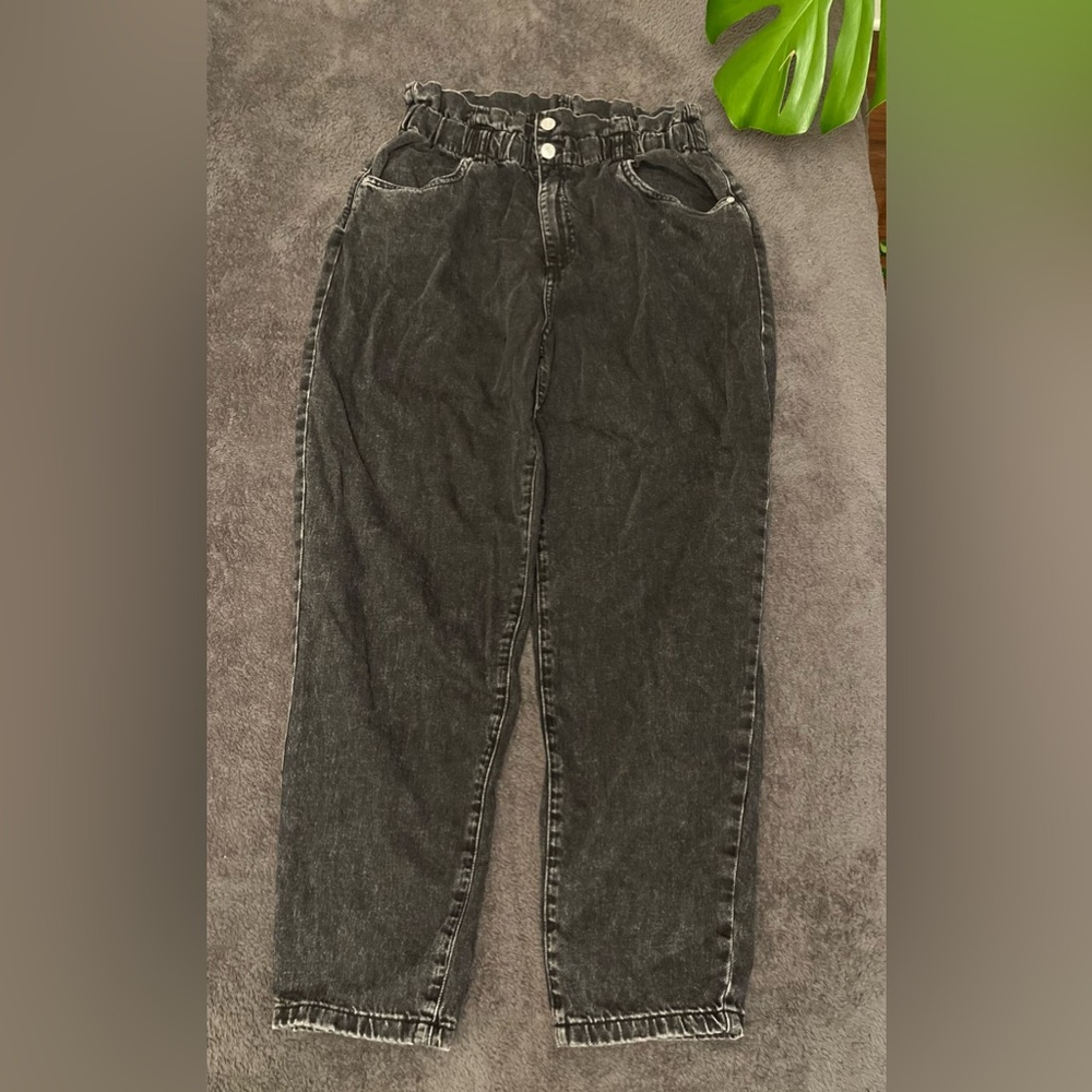 Black High-Waisted paperbag mom Jeans Garage